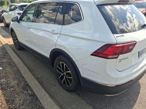 Used 2021 Volkswagen Tiguan SE AWD/4WD image 4