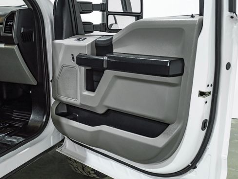 Used 2021 Ford F250 XL w/ Power Equipment Group image 39