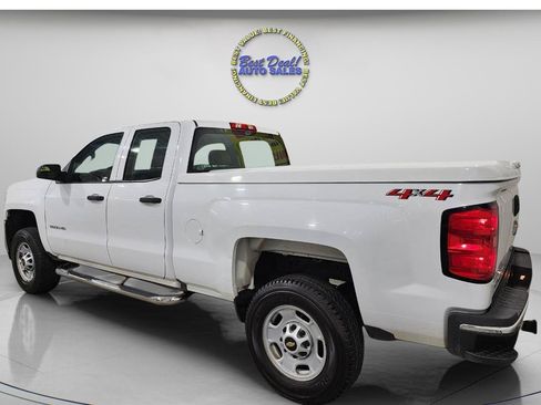 Used 2018 Chevrolet Silverado 2500 W/T AWD/4WD image 4