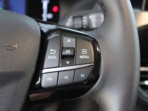 Used 2025 Ford Escape Active AWD/4WD image 17