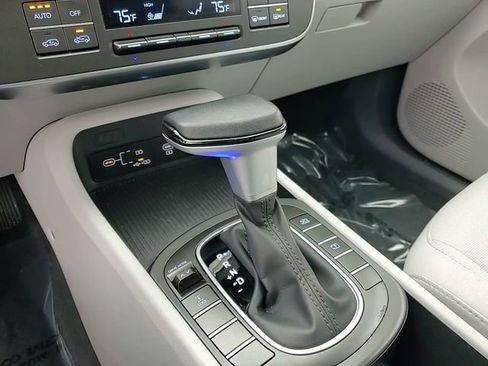 Used 2025 Hyundai Kona SEL image 23