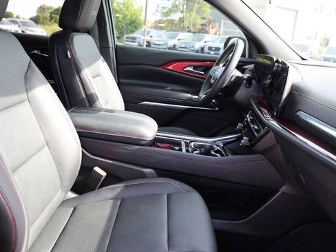 Used 2025 Chevrolet Traverse Z71 AWD/4WD image 14