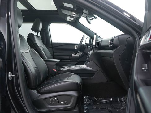 Used 2020 Ford Explorer ST w/ Premium Technology Package image 12