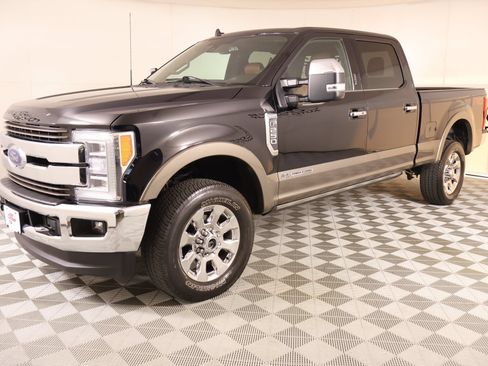 Used 2019 Ford F250 King Ranch w/ King Ranch Ultimate Package AWD/4WD image 11