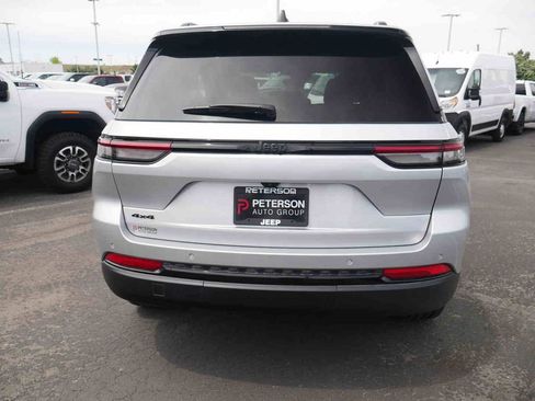 Certified 2025 Jeep Grand Cherokee Altitude AWD/4WD image 17
