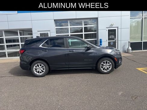 Used 2022 Chevrolet Equinox LT w/ Driver Convenience Package image 8