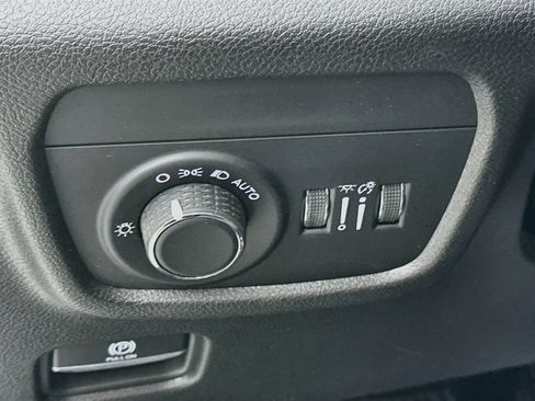 Used 2023 Jeep Grand Cherokee L Laredo w/ Luxury Tech Group I AWD/4WD image 17