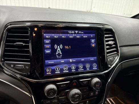 Used 2019 Jeep Grand Cherokee Limited AWD/4WD image 13