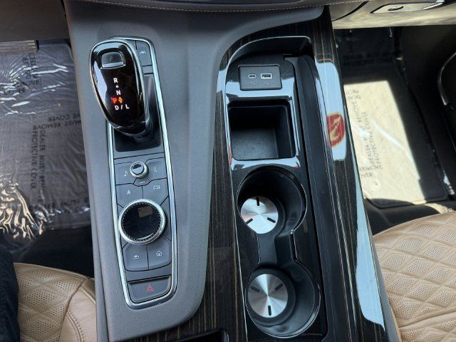 Used 2021 Cadillac Escalade Premium Luxury w/ Performance Package AWD/4WD image 22