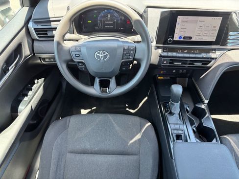 Used 2026 Toyota Camry LE FWD image 13