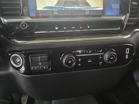 Used 2024 Chevrolet Silverado 2500 LT image 22