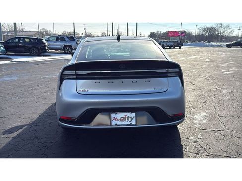 New 2026 Toyota Prius Plug-In Hybrid FWD image 6