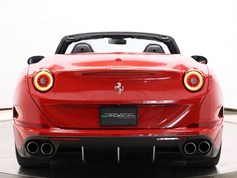 Used 2017 Ferrari California T RWD image 56