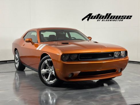 Used 2011 Dodge Challenger R/T RWD image 1