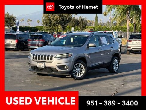 Used 2019 Jeep Cherokee Latitude w/ Popular Appearance Group FWD image 1