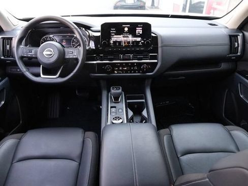 Certified 2025 Nissan Pathfinder SL w/ SL Premium Package AWD/4WD image 24