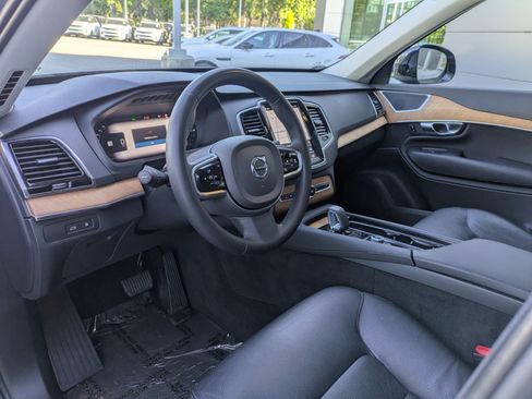 Used 2023 Volvo XC90 T8 Plus w/ Protection Package Premier AWD/4WD image 14