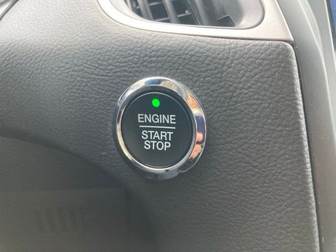 Used 2024 Ford Edge SEL image 20