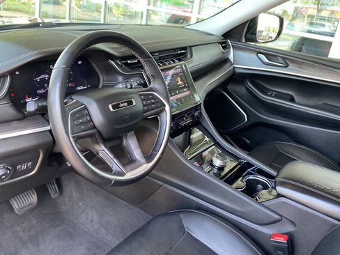 Used 2022 Jeep Grand Cherokee L Limited AWD/4WD image 17