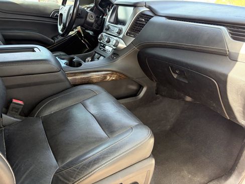 Used 2019 Chevrolet Suburban LT AWD/4WD image 8