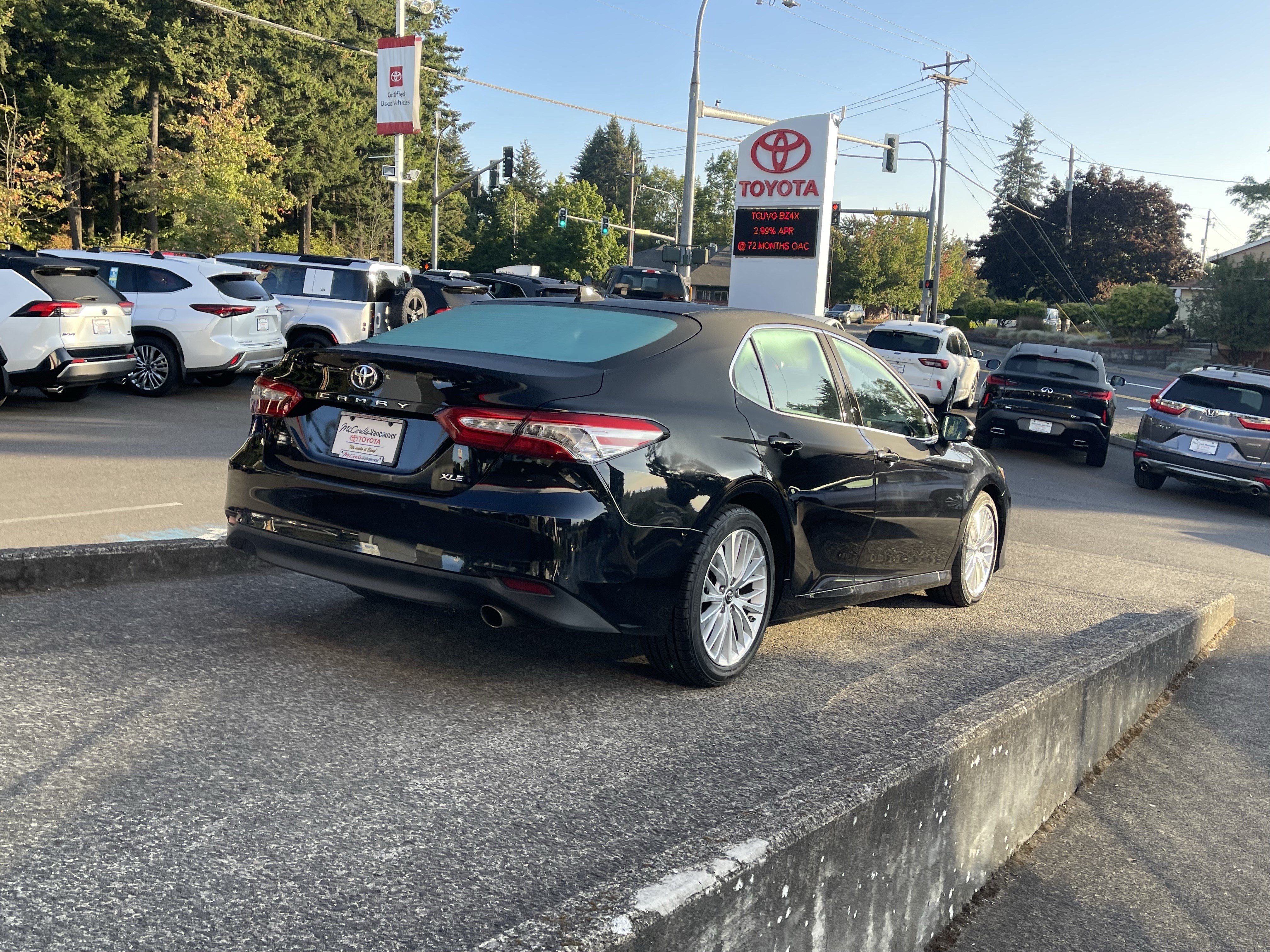 Certified 2018 Toyota Camry XLE w/ Audio Package FWD image 7