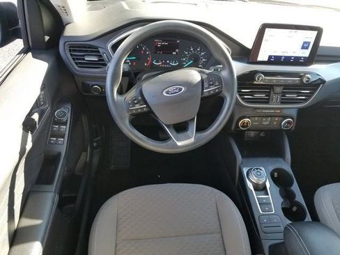 Used 2022 Ford Escape SE image 15