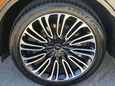 New 2025 Lincoln Aviator Black Label image 14