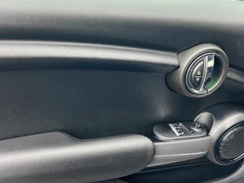 Used 2020 MINI Cooper 2-Door Hardtop image 12