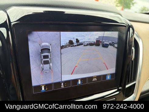 Used 2023 Chevrolet Traverse Premier FWD image 27