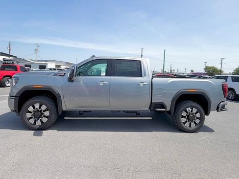 New 2026 GMC Sierra 2500 Denali w/ Denali Reserve Package AWD/4WD image 8