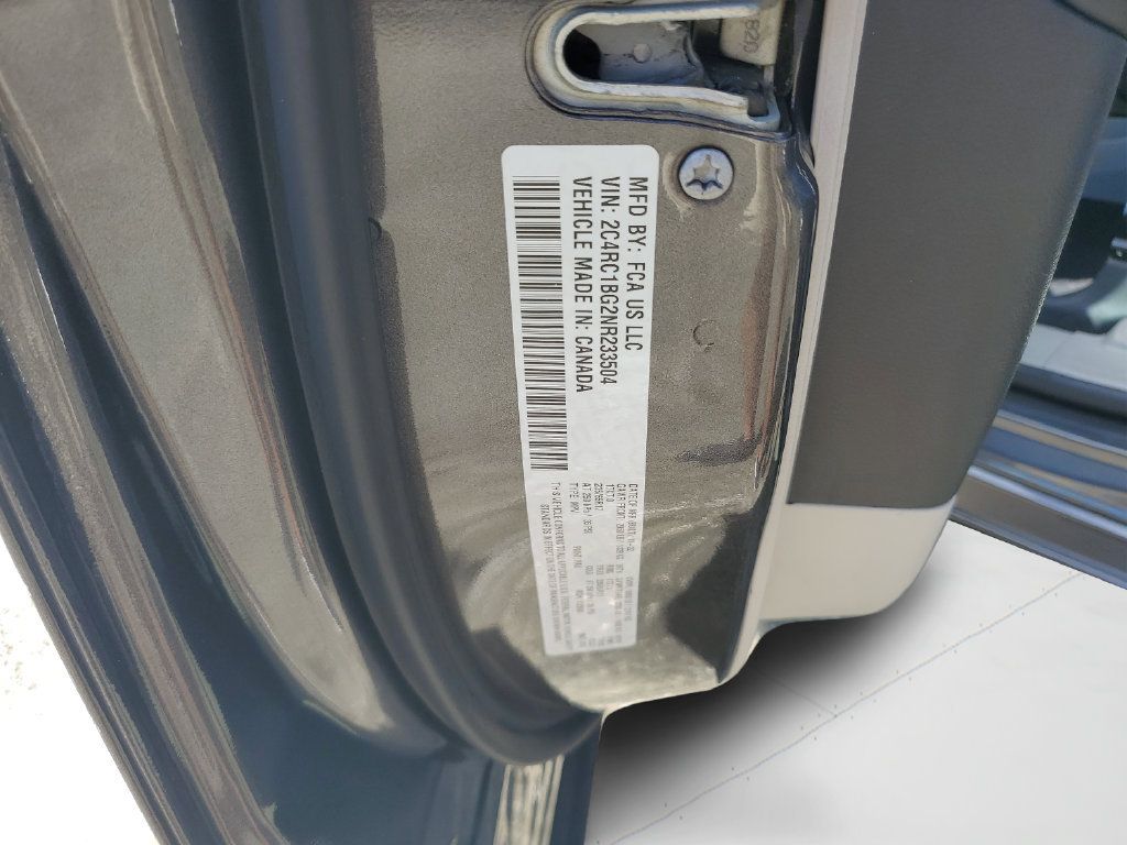 Used 2022 Chrysler Pacifica Touring-L FWD image 27