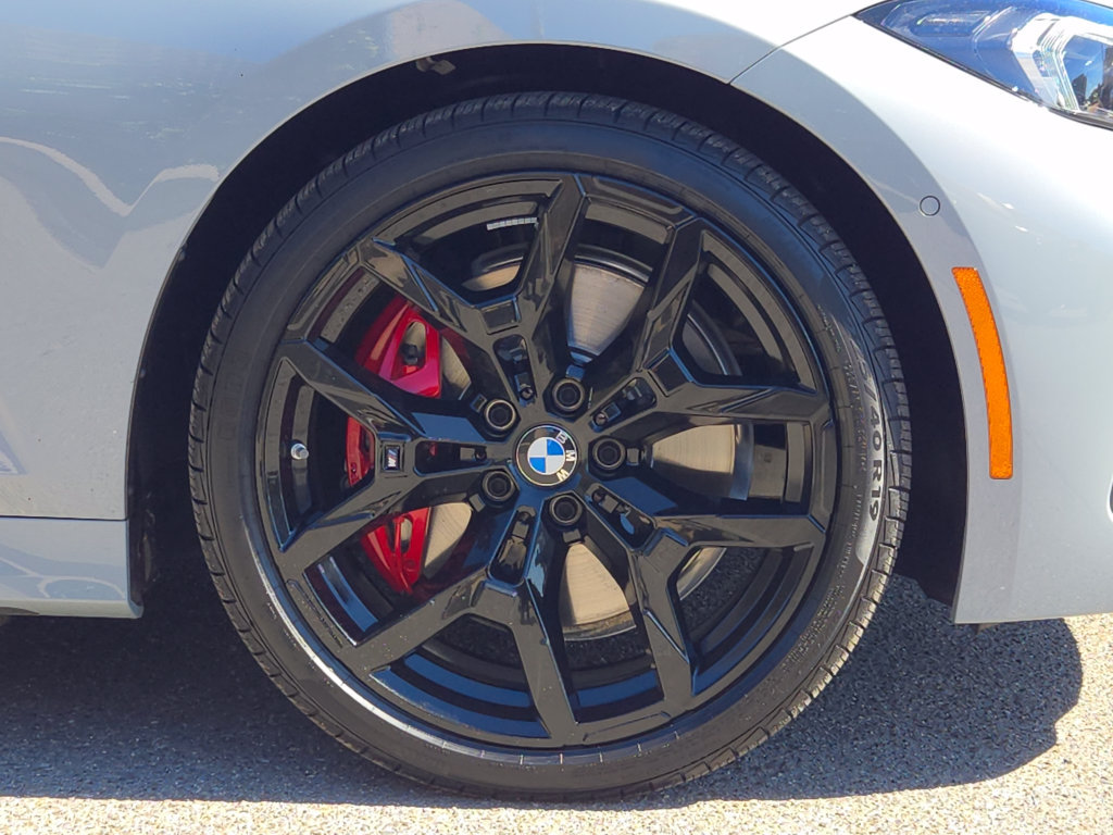 Used 2026 BMW 330i Sedan w/ M Sport Package RWD image 5