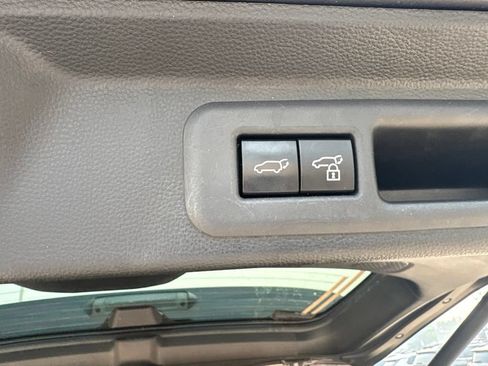Used 2023 Toyota Sequoia Platinum AWD/4WD image 25