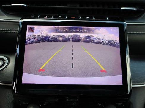 Used 2021 Jeep Grand Cherokee L Limited AWD/4WD image 24