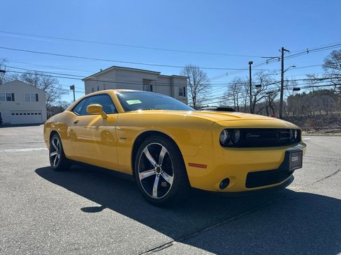 Used 2018 Dodge Challenger R/T Plus RWD image 7