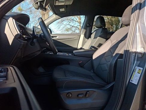 Used 2024 Volkswagen Atlas Cross Sport SE image 13