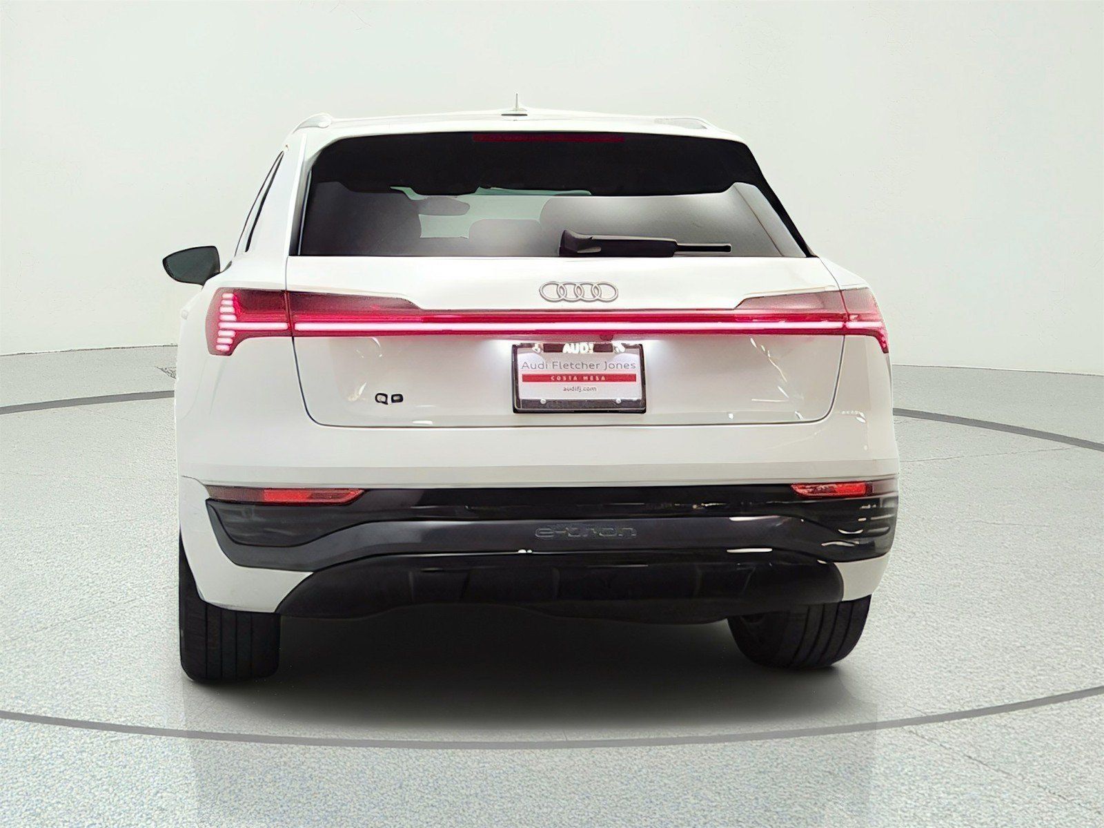 Used 2024 Audi Q8 e-tron Premium Plus w/ Premium Plus Package AWD/4WD image 6