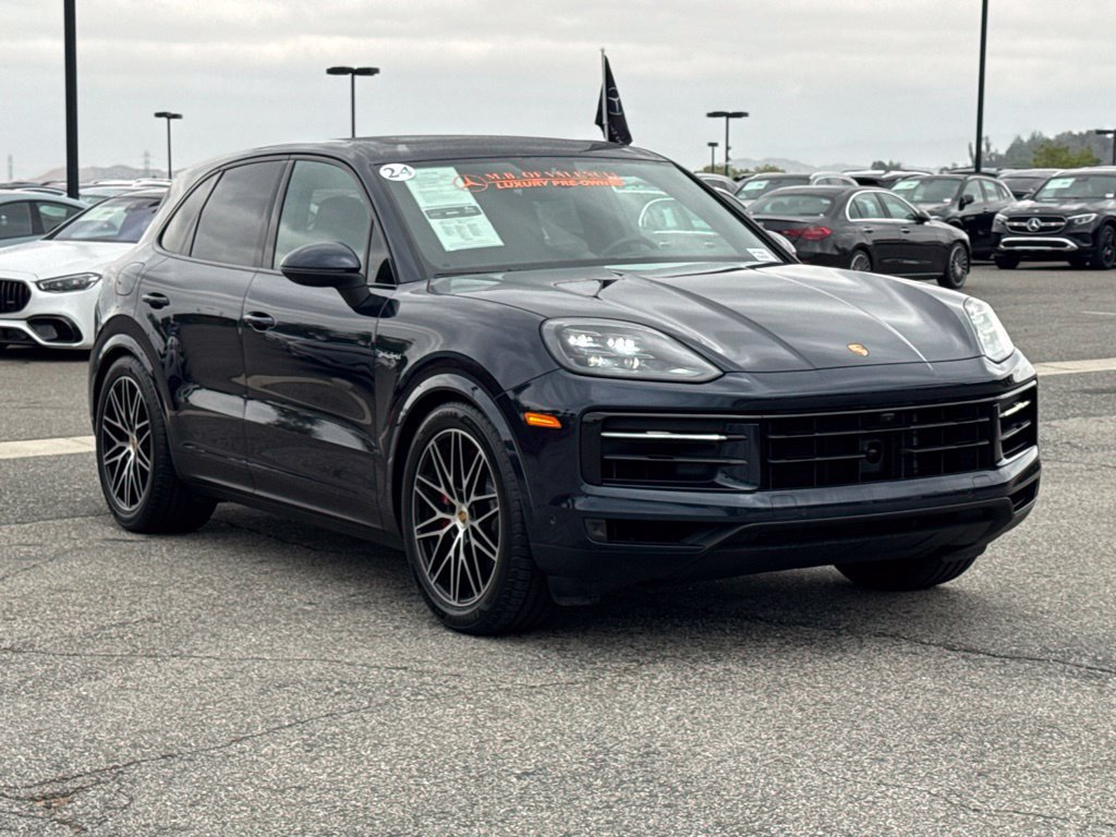 Used 2024 Porsche Cayenne S AWD/4WD image 4