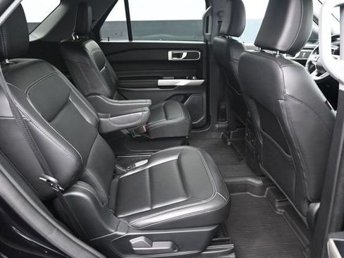 Used 2023 Ford Explorer XLT w/ Equipment Group 202A AWD/4WD image 24