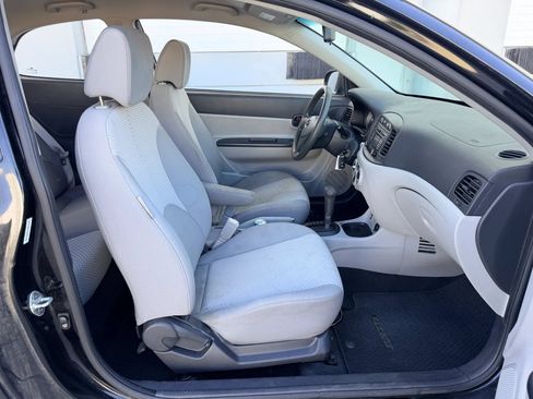 Used 2011 Hyundai Accent GS w/ Premium Pkg 3 FWD image 13
