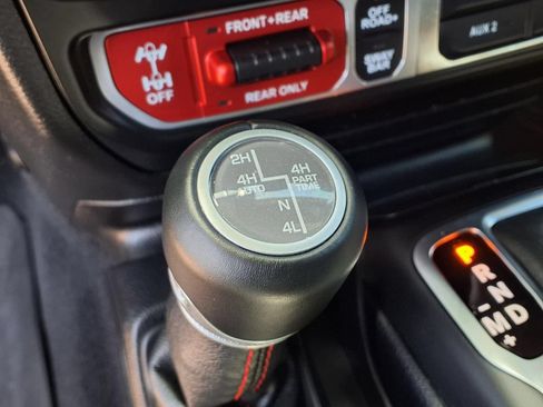 Used 2021 Jeep Wrangler Unlimited Rubicon AWD/4WD image 18