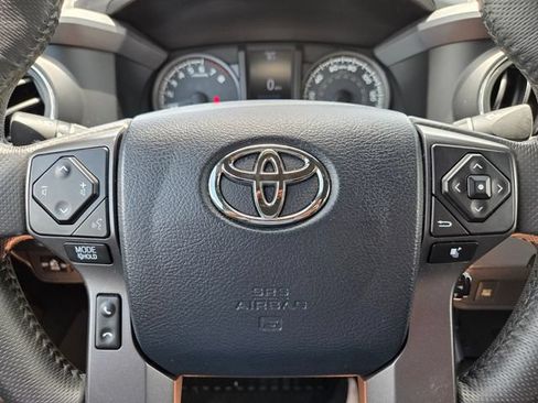Used 2017 Toyota Tacoma TRD Sport w/ Tow Package RWD image 33