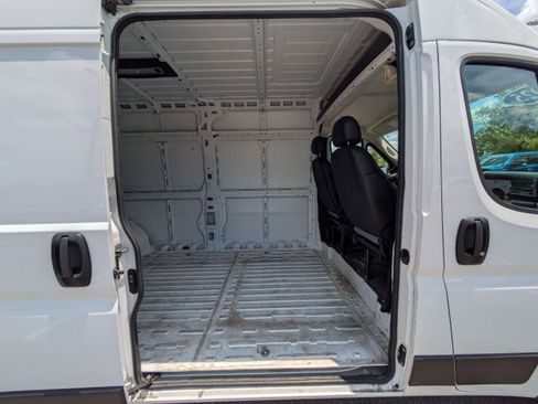 Used 2025 RAM ProMaster 3500 w/ Convenience Group FWD image 14