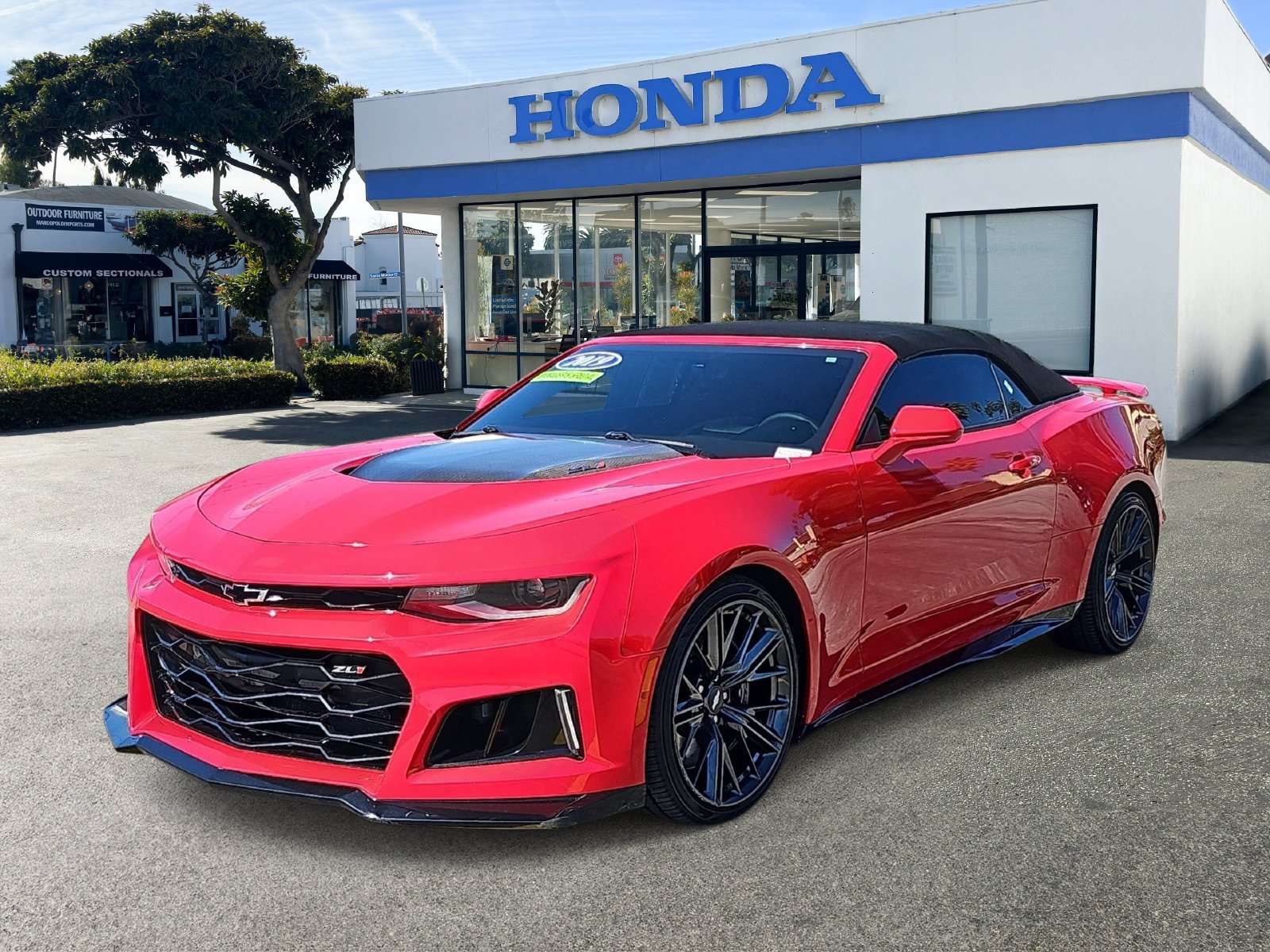 Used 2019 Chevrolet Camaro ZL1 RWD image 1