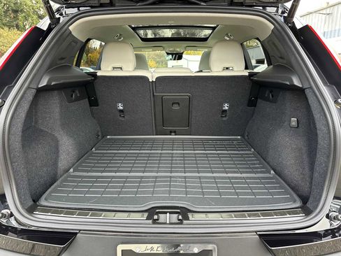 Used 2025 Volvo XC40 B5 Plus w/ Protection Package Premier image 14