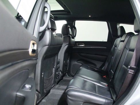 Used 2017 Jeep Grand Cherokee Limited AWD/4WD image 27