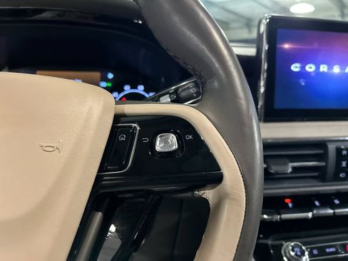 Used 2022 Lincoln Corsair AWD w/ Premium Package image 13