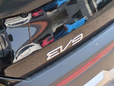 New 2026 Kia EV9 Wind image 32