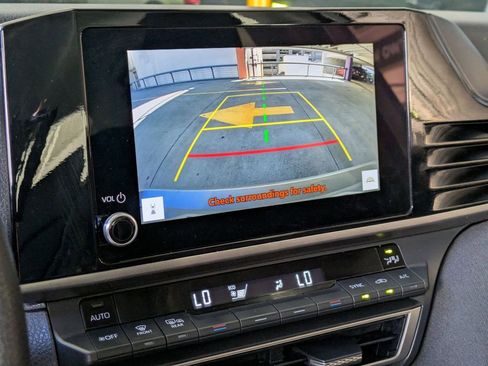 Used 2025 Toyota Camry SE image 15