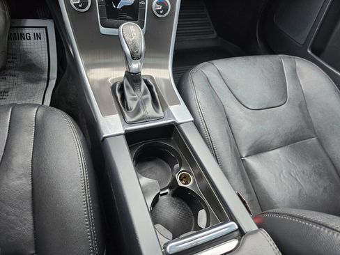 Used 2016 Volvo XC60 T5 Premier image 32